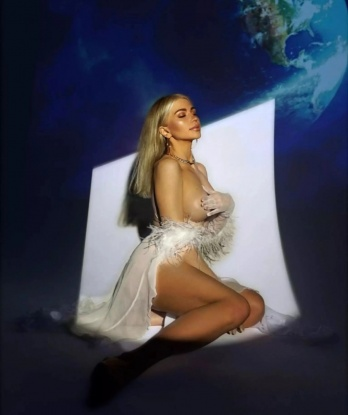  Рина